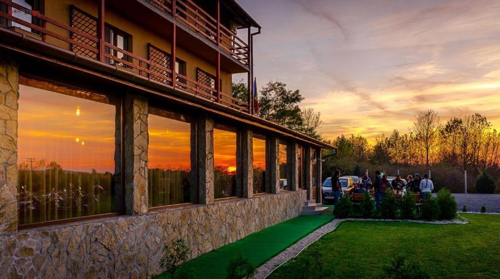 Hanul Lui Bogdan Economy Inn Făget Exterior foto